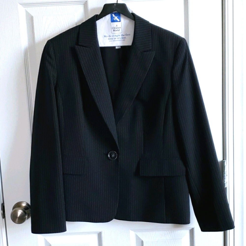 Le Suit business pant suit, size 12